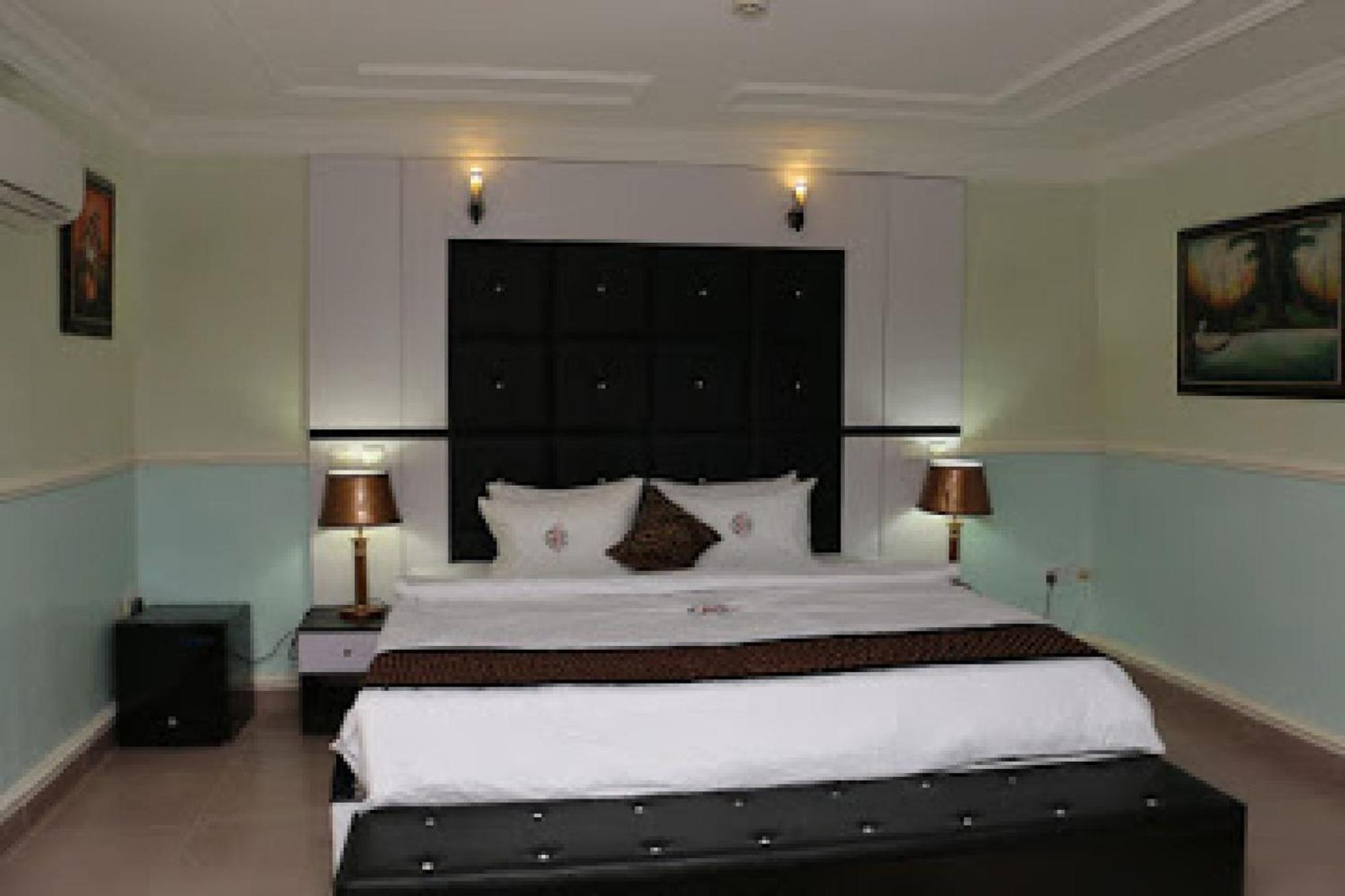 Room In Lodge - All Seasons Hotel-Owerri Dış mekan fotoğraf